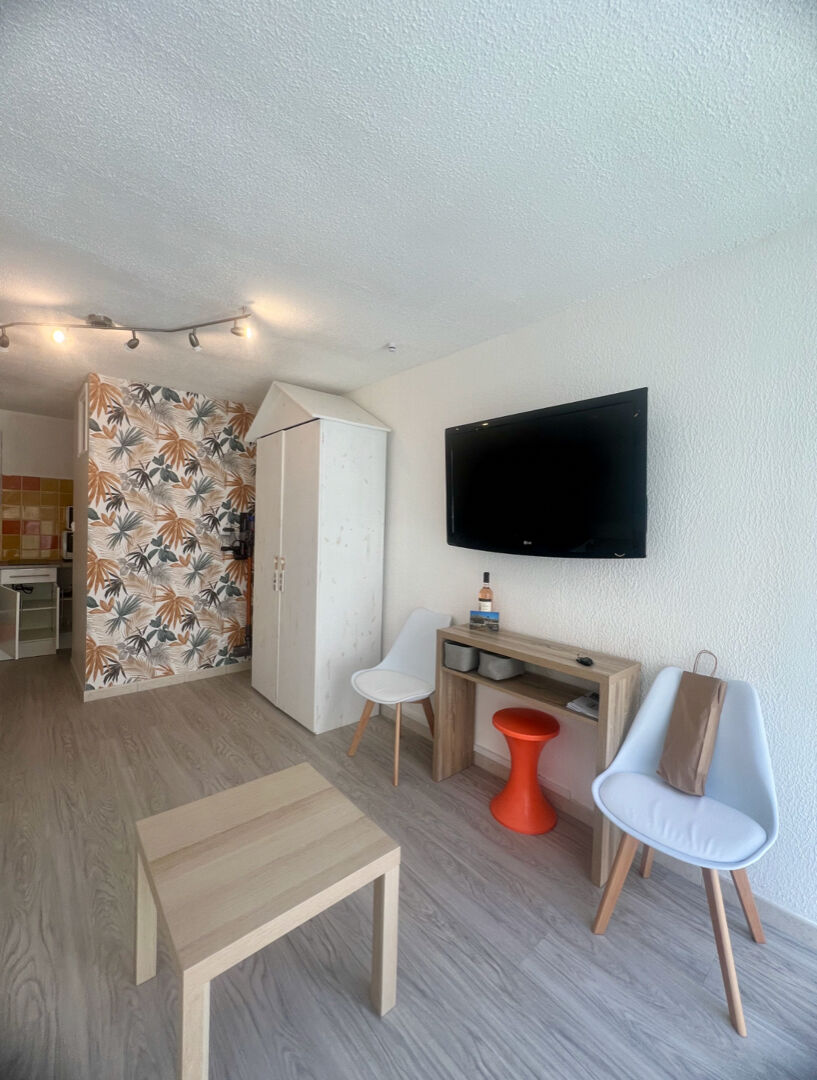 Appartement meubl\u00e9 \u00e0 louer au Grau du Roi - 1 pi\u00e8ce, bord de mer 2